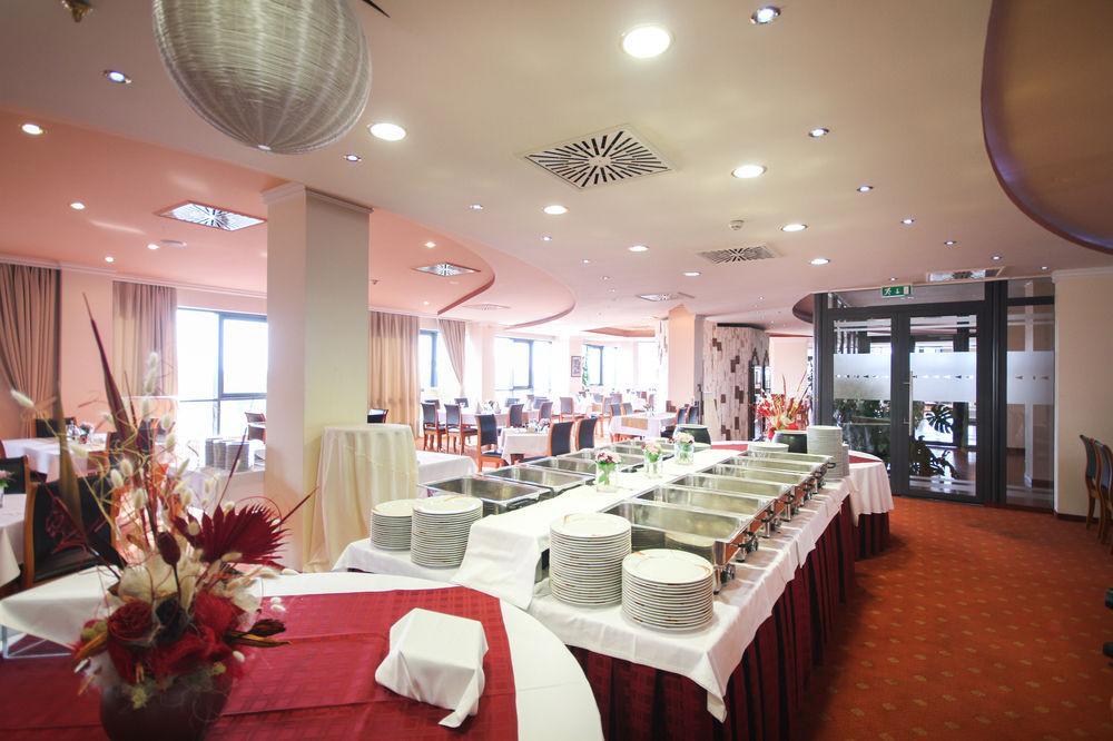 סובוטיקה Hotel Galleria מראה חיצוני תמונה