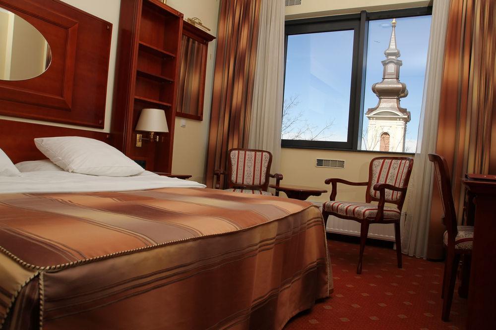 סובוטיקה Hotel Galleria מראה חיצוני תמונה