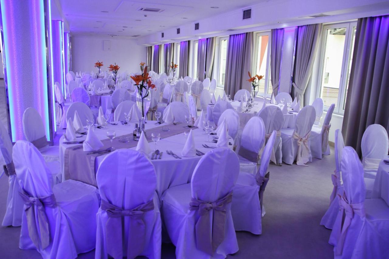 סובוטיקה Hotel Galleria מראה חיצוני תמונה