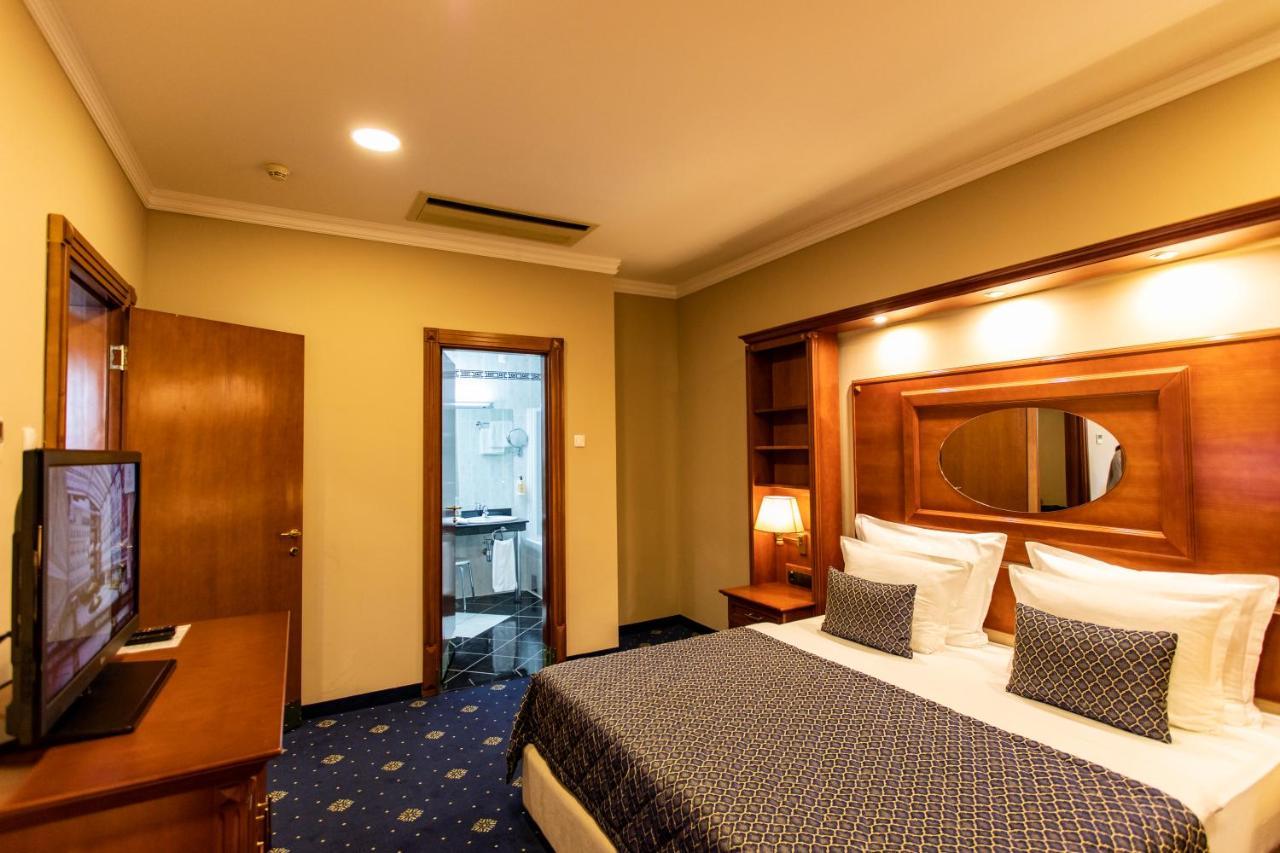 סובוטיקה Hotel Galleria מראה חיצוני תמונה