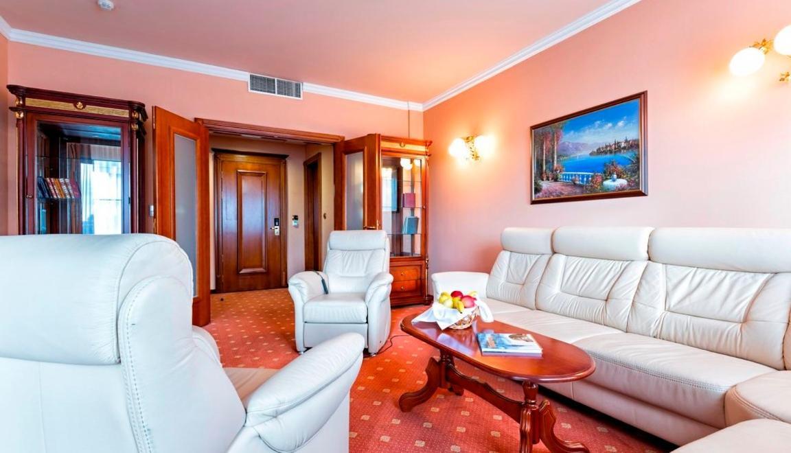 סובוטיקה Hotel Galleria מראה חיצוני תמונה