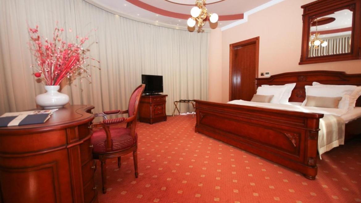 סובוטיקה Hotel Galleria מראה חיצוני תמונה